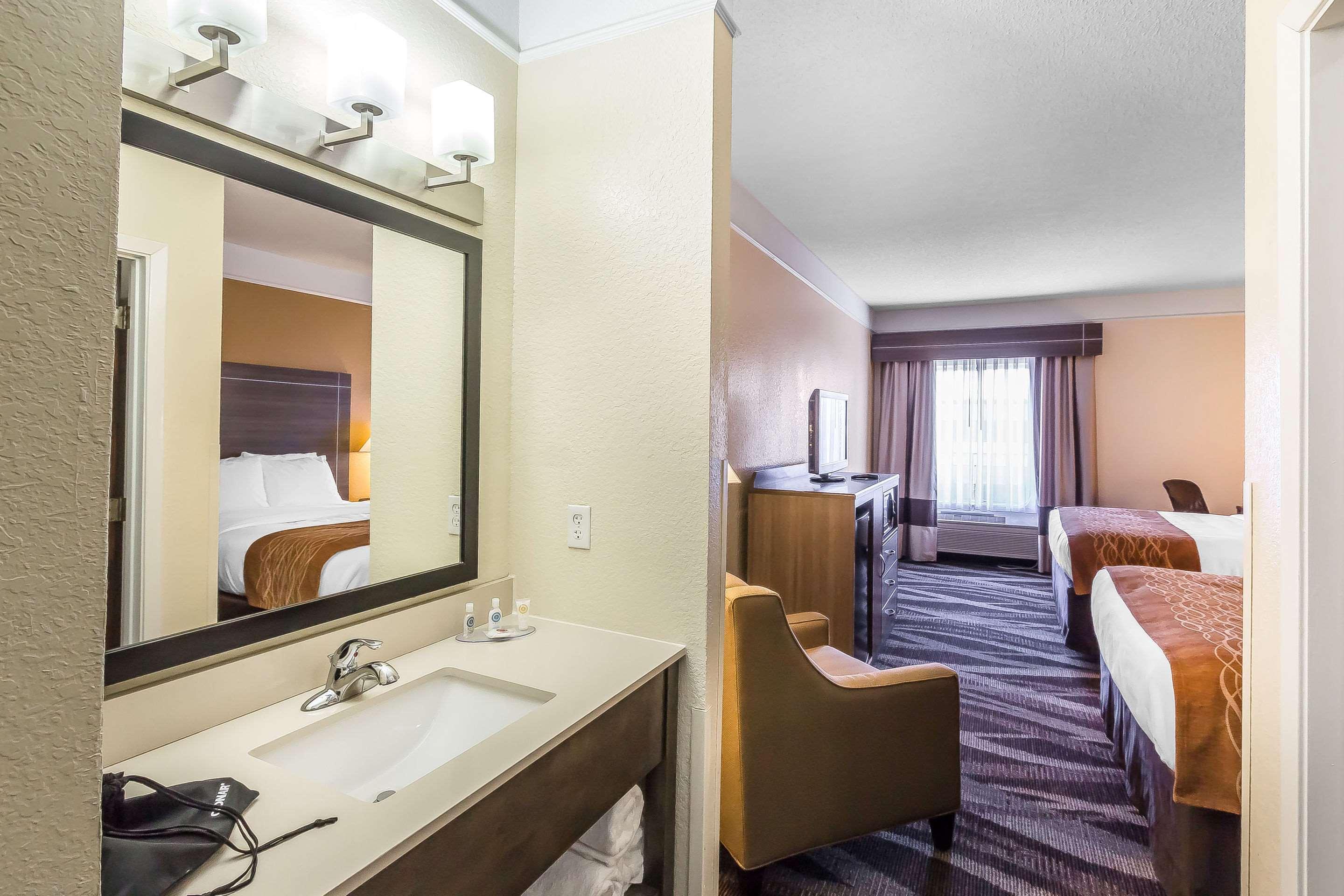 Comfort Inn Near Frost Bank Center San Antonio Luaran gambar